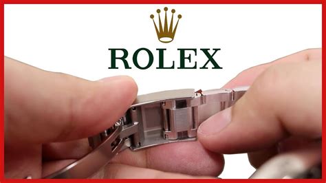 adjust bracelet rolex daytona|rolex rubber strap adjustment.